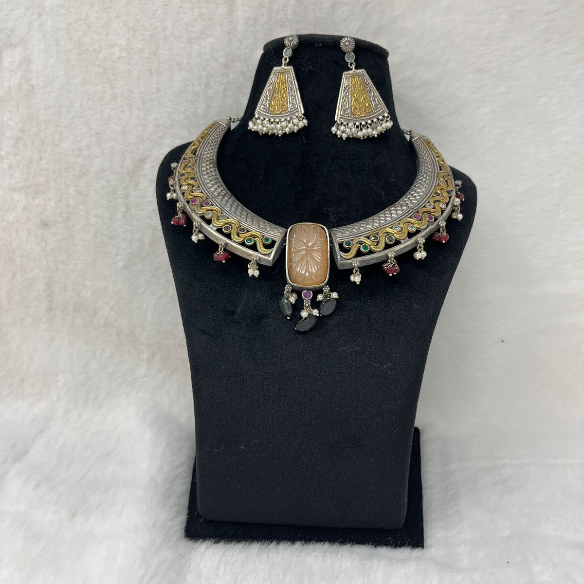 iconic necklace set